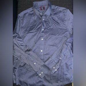 UNTUCKit men’s dress shirt